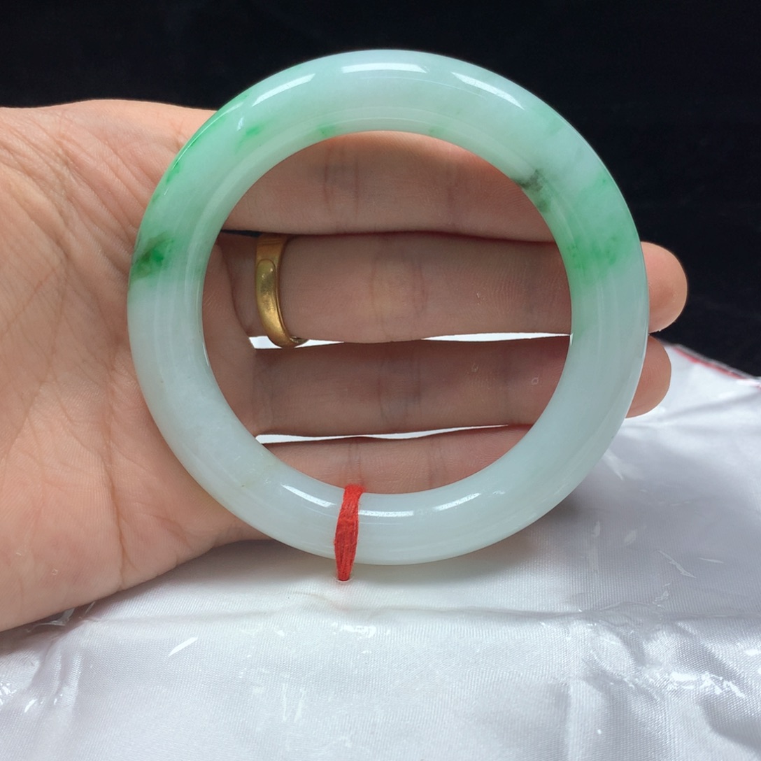 翡翠未镶嵌手镯（圆镯）56