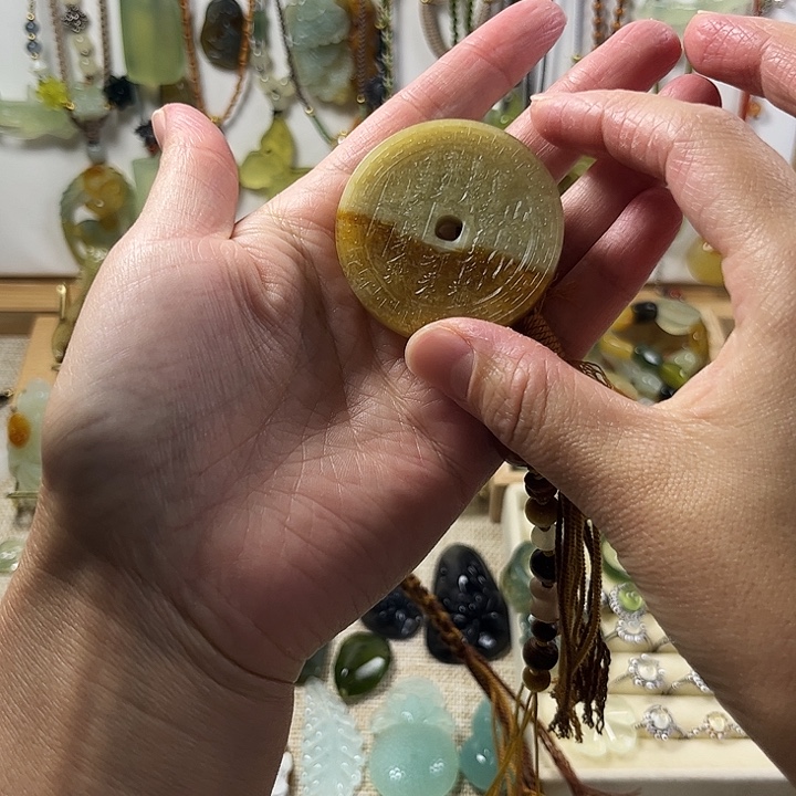 遇***夏蛇纹石玉未镶嵌颈饰