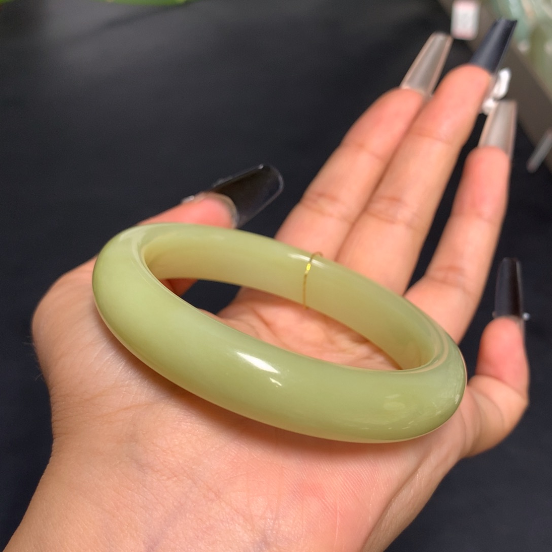 未镶嵌手镯和田玉56