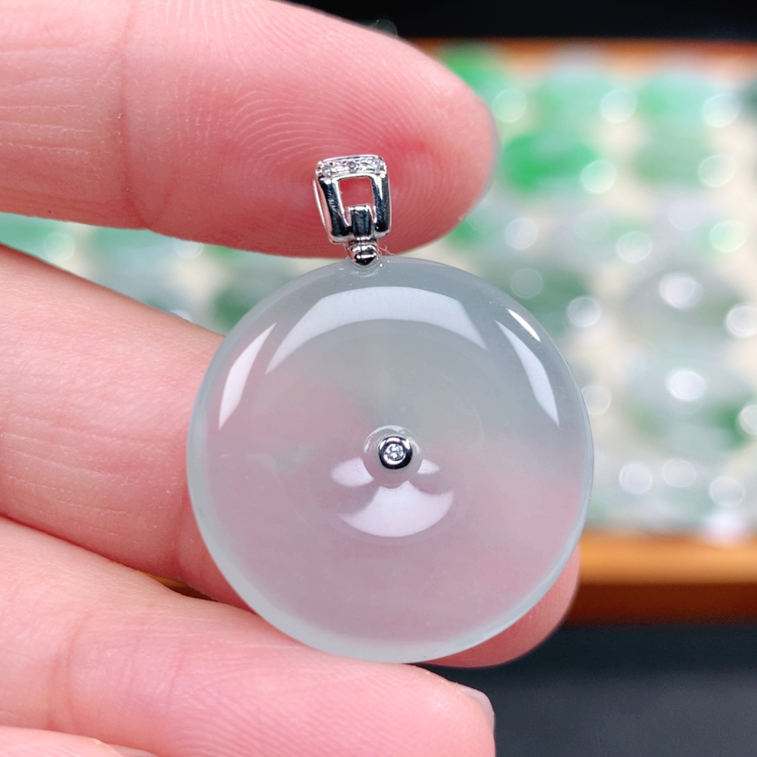 翡翠18K金镶嵌颈饰28.6-22.6-4.2