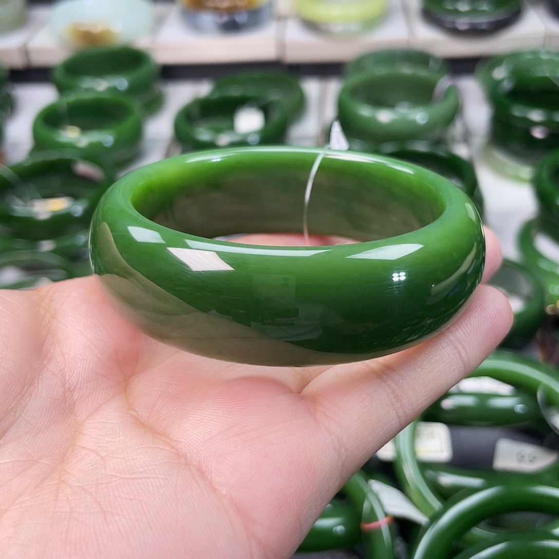 和田玉（碧玉）未镶嵌手镯