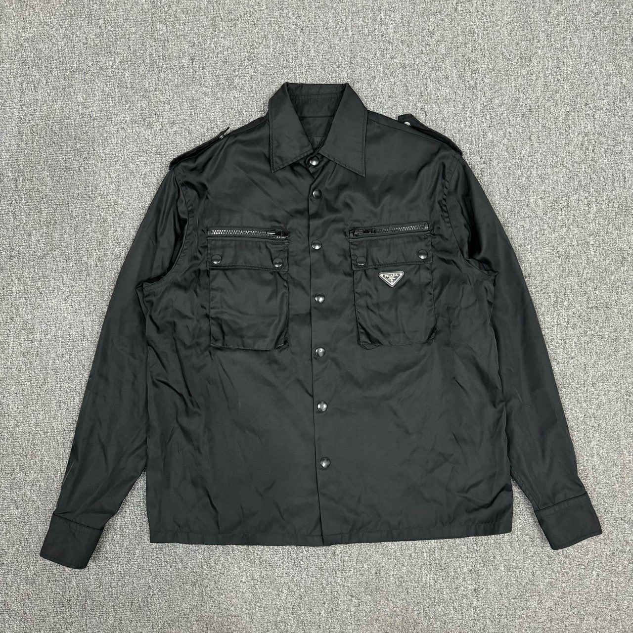 11281086 Prada普拉达 黑色机能尼龙三角标衬衫外套 L码98新