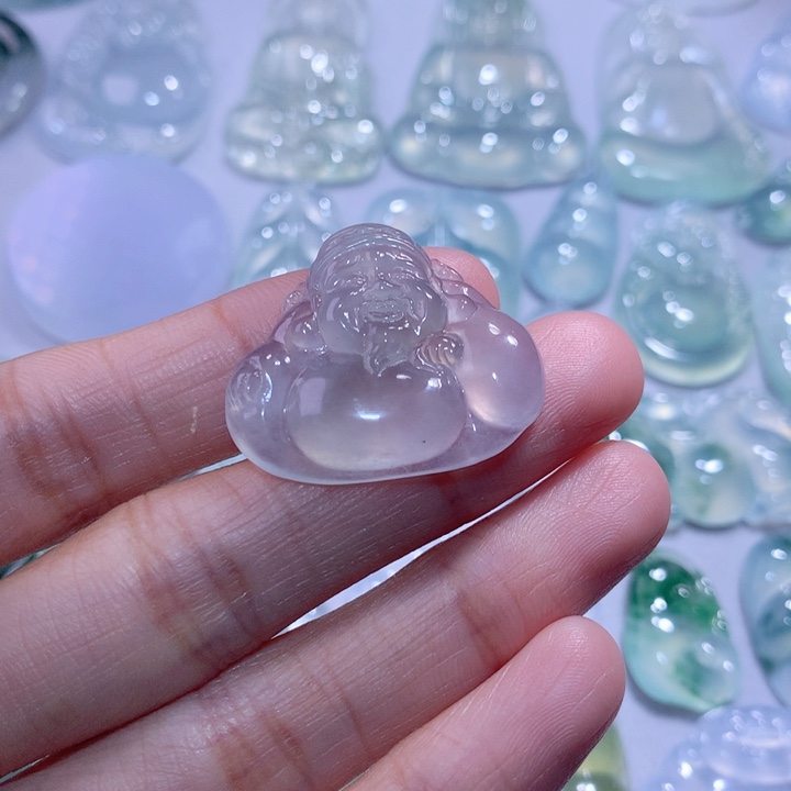 翡翠颈饰未镶嵌财神