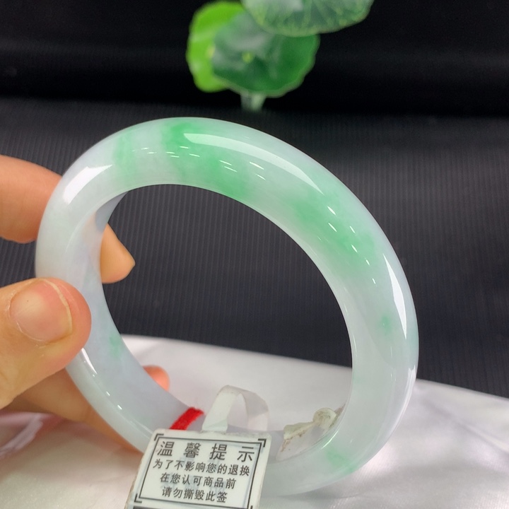 翡翠手镯未镶嵌正圈56