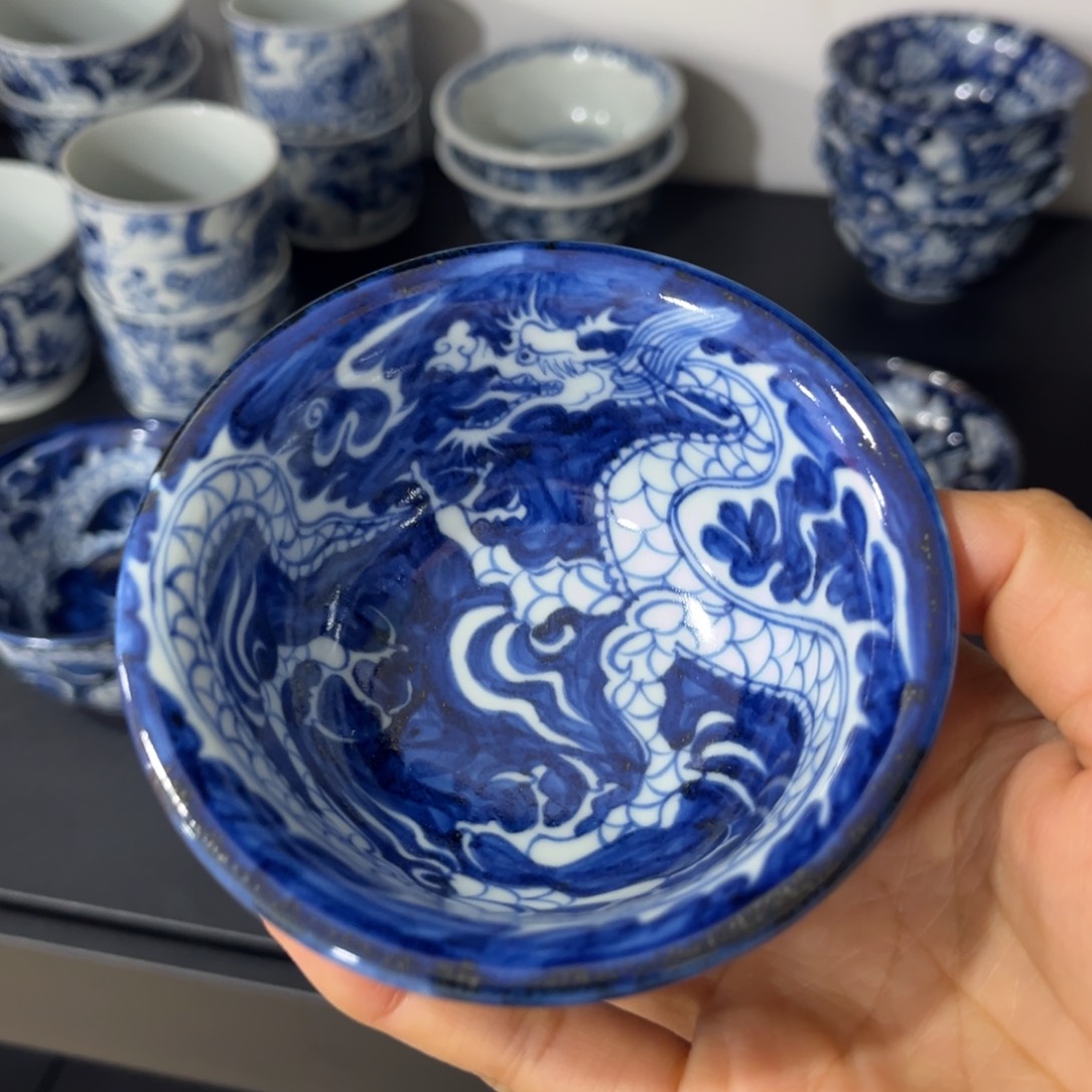 仿元满绘蓝底地皮龙大压手