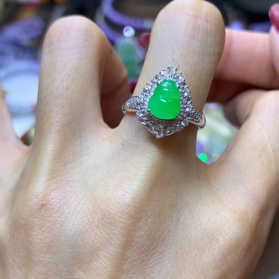 【闪购商品】翡翠颈饰18K金镶嵌翡翠