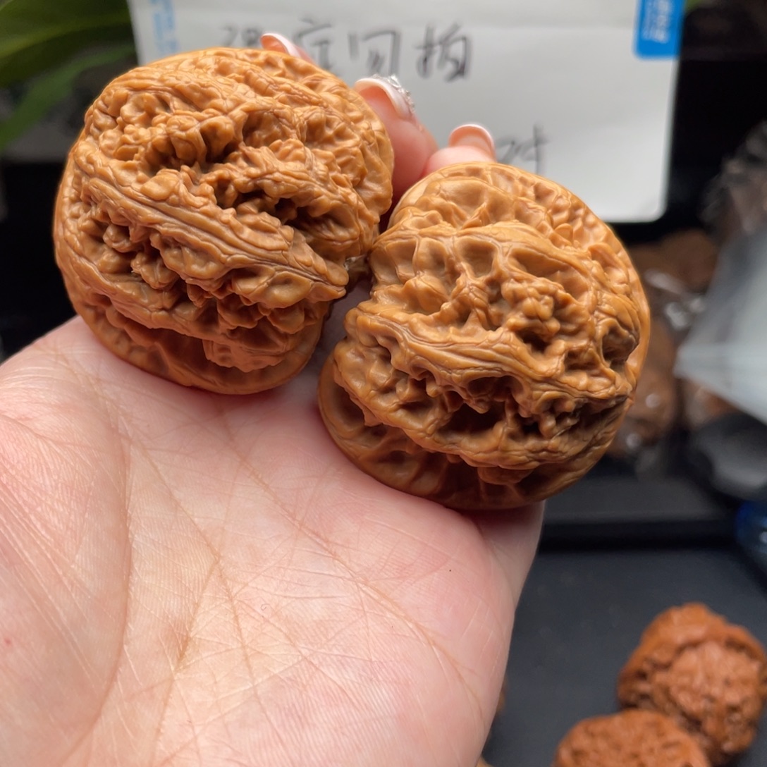 钞***人文玩核桃把件粗筋