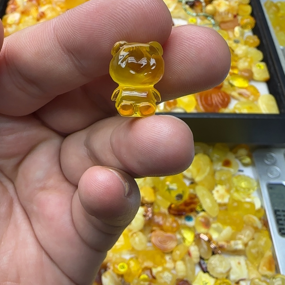 琥珀未镶嵌裸石 1.13克