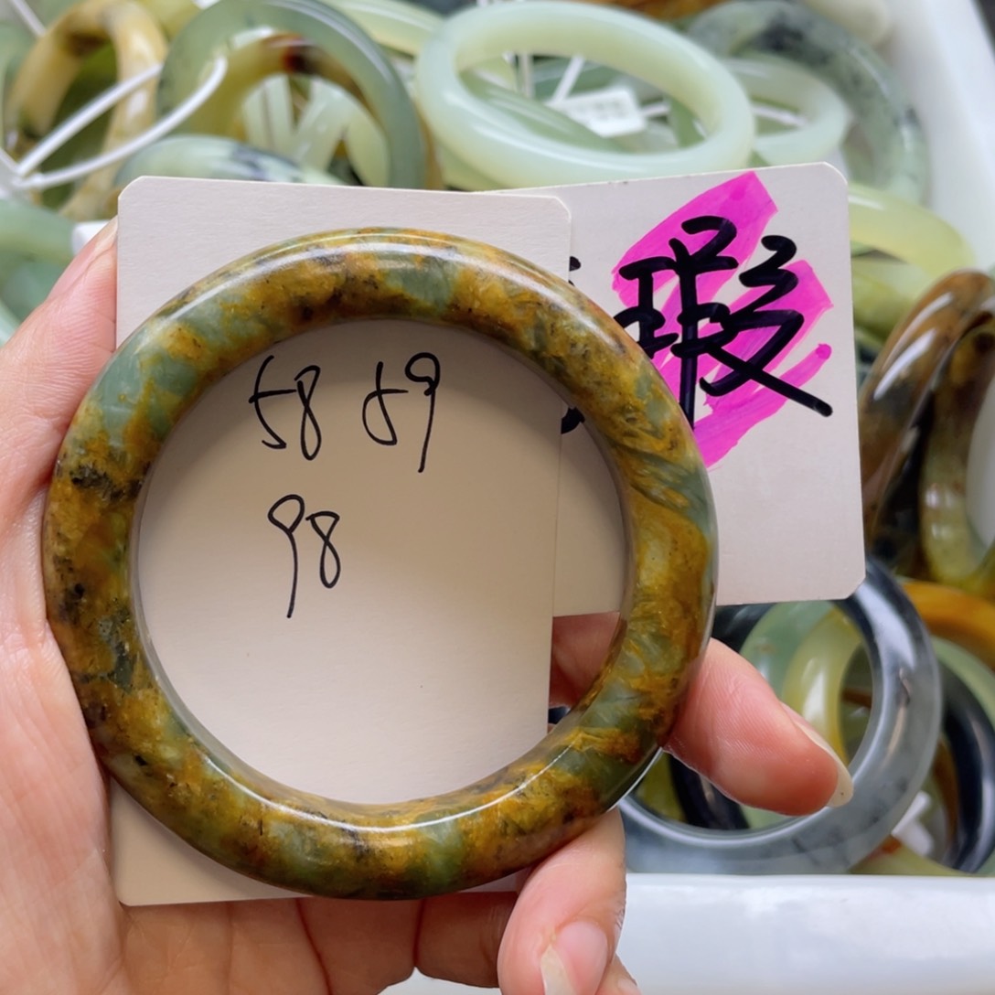 未镶嵌蛇纹石玉手镯