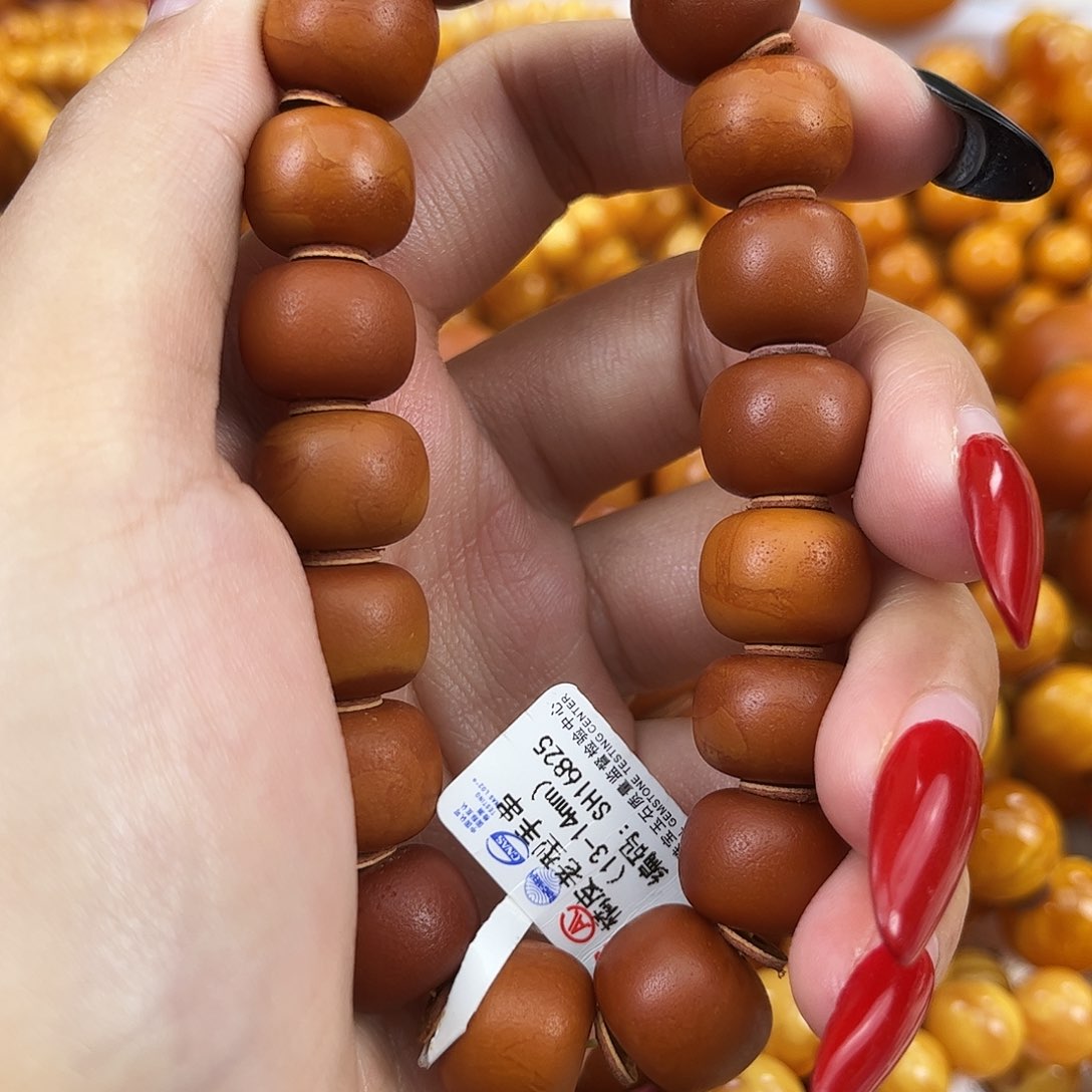 琥珀颈饰未镶嵌蜜蜡