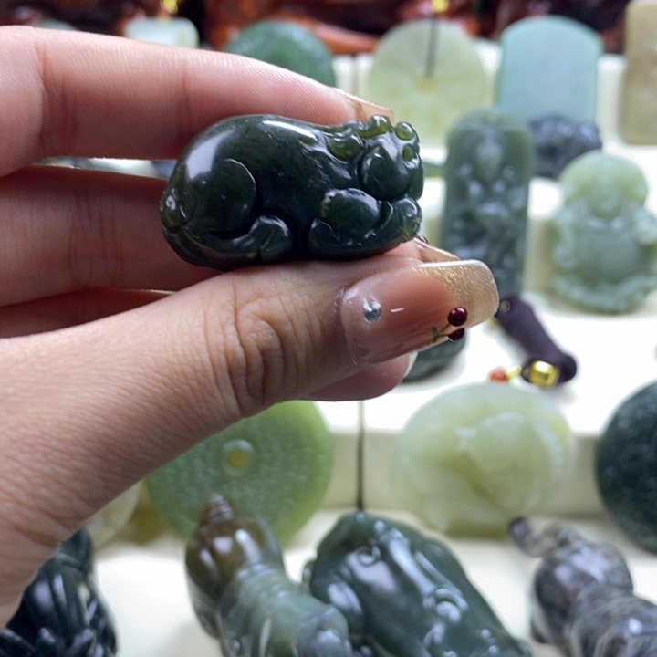 和田玉未镶嵌颈饰