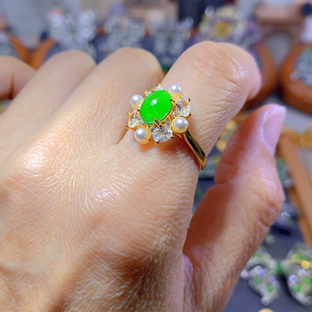 翡翠颈饰银S925镶嵌天然翡翠