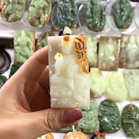 和田玉未镶嵌吊坠