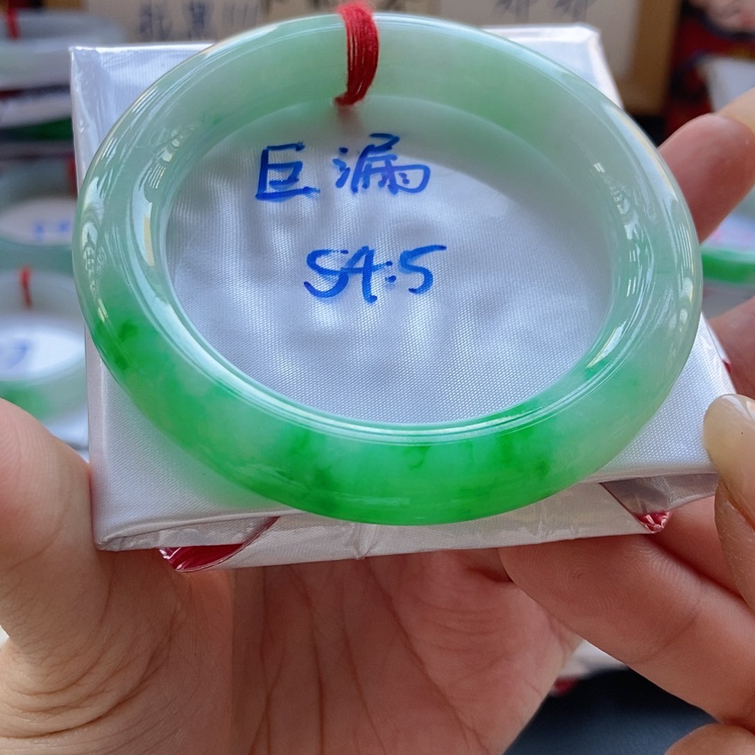 未镶嵌手镯翡翠刘****理手镯