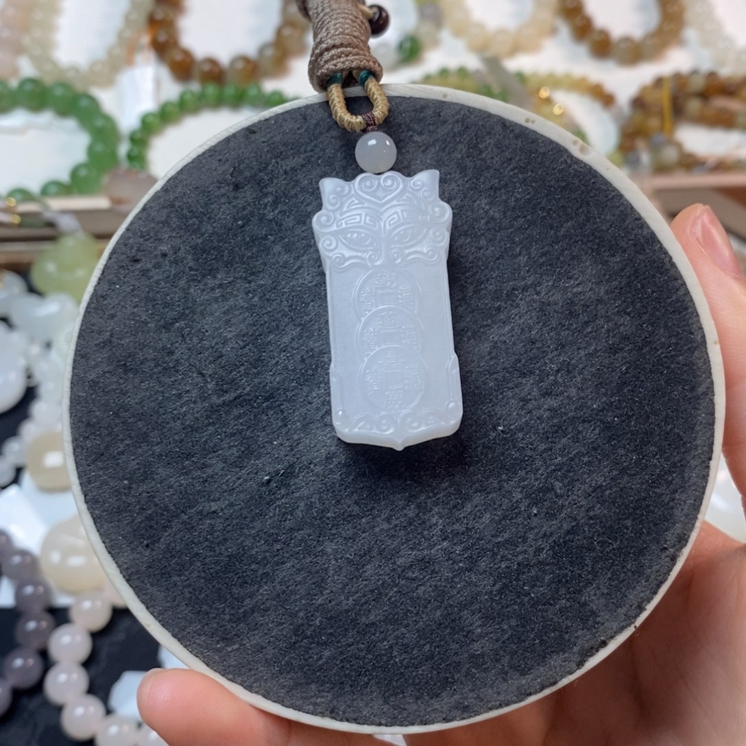 和田玉未镶嵌颈饰特色款瑞兽