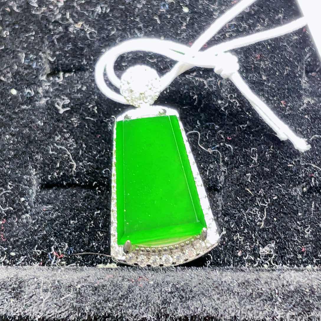 翡翠颈饰未镶嵌54，