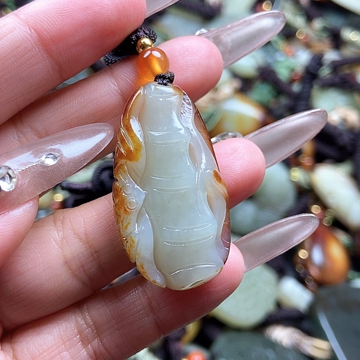 和田玉颈饰未镶嵌