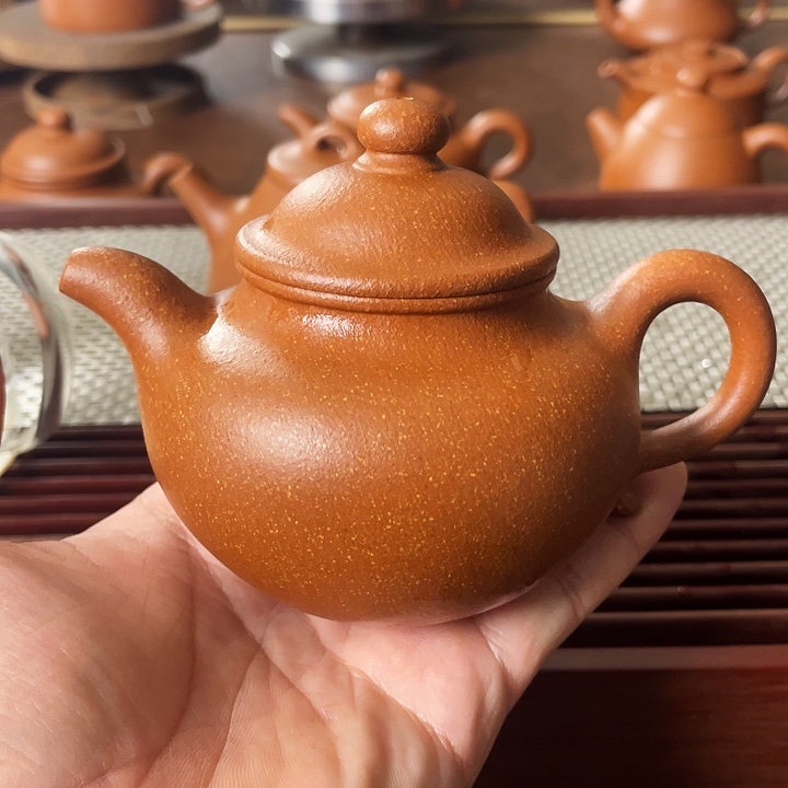 紫砂茶壶宝山红降坡莲子250cc