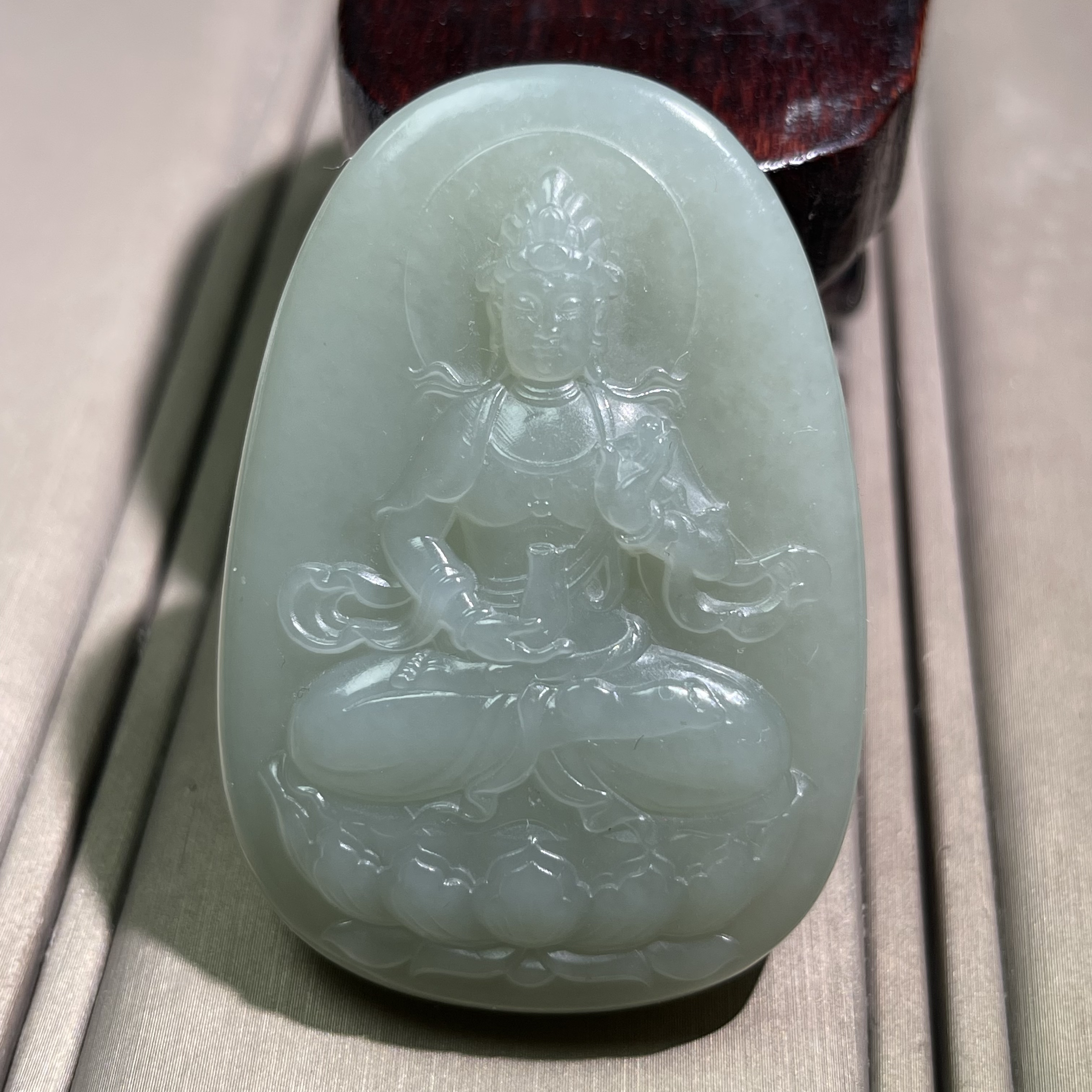 天然和田玉新疆且末青白玉净瓶观音牌子吊坠挂件油润一物一证