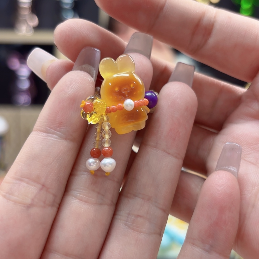 琥珀未镶嵌颈饰琥珀