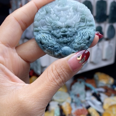 翡翠颈饰未镶嵌翡翠