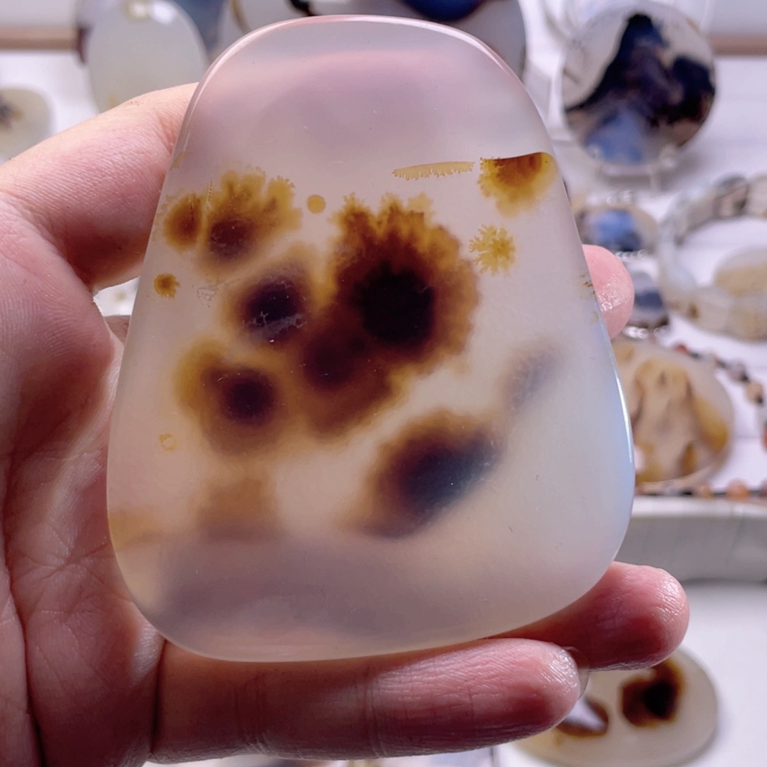 玛瑙/玉髓未镶嵌珠宝奇石