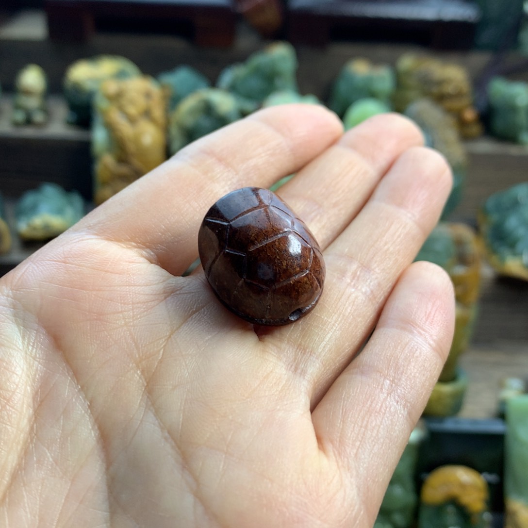 岫岩河磨玉（透闪石质玉）挂件未镶嵌