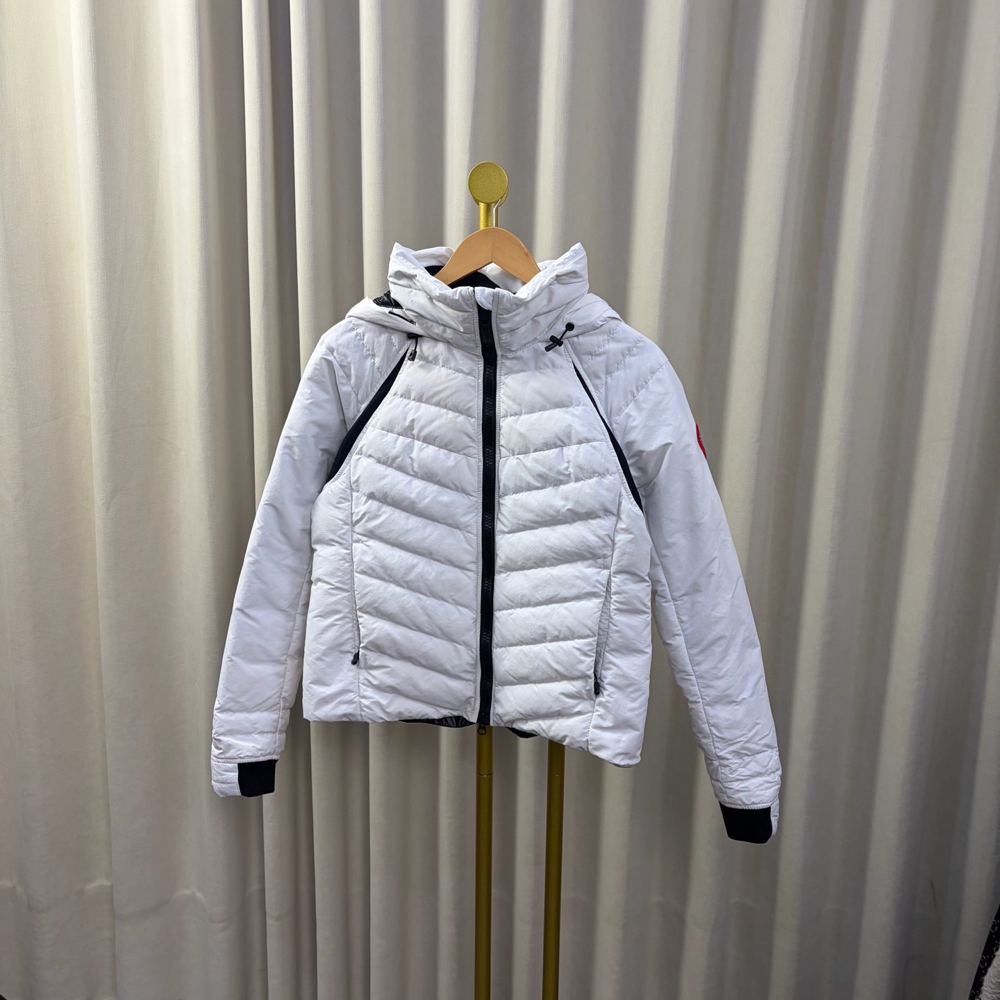 99新 CANADA GOOSE 玄色 HyBridge白色羽绒服 m码/99新