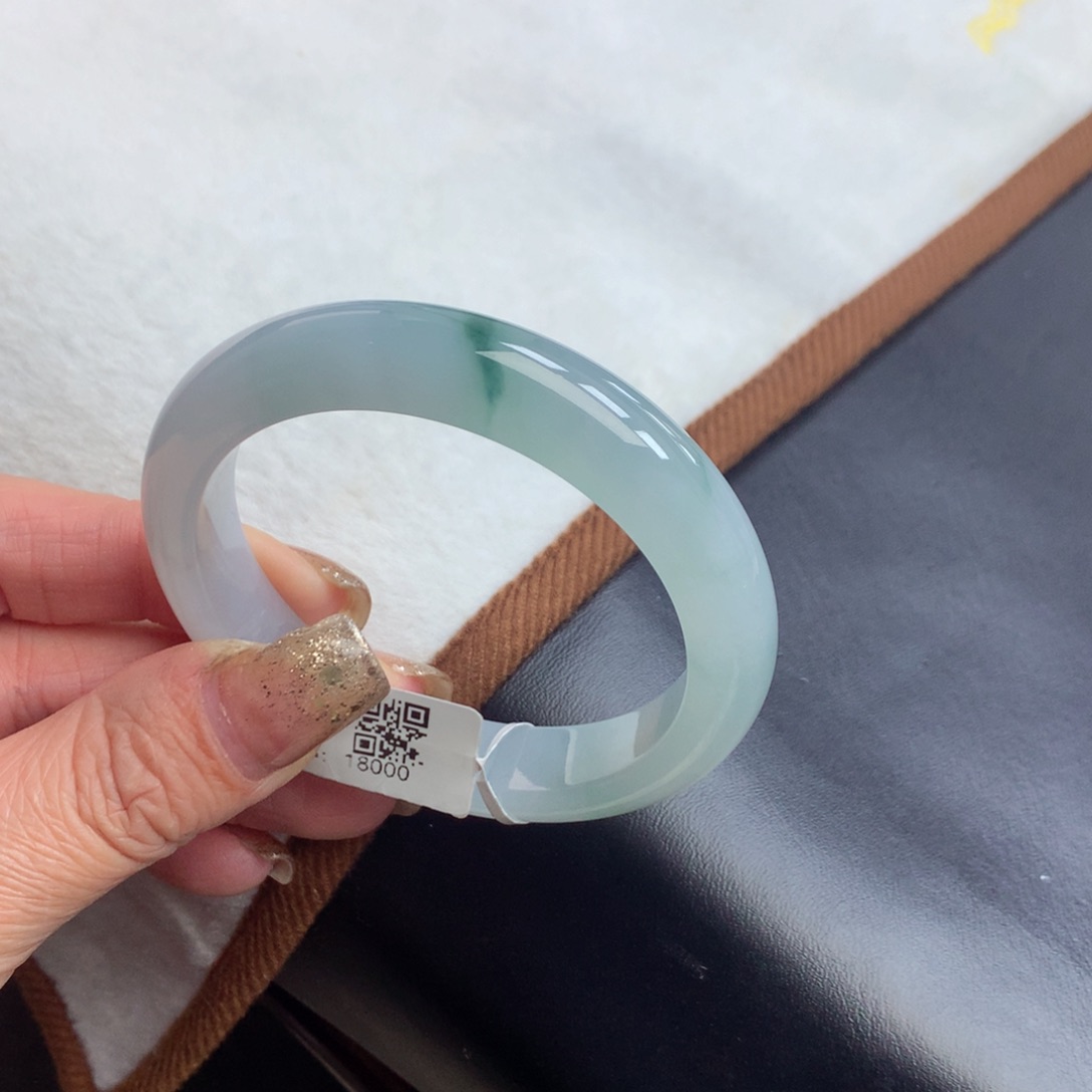 未镶嵌手镯翡翠缅甸翡翠手镯