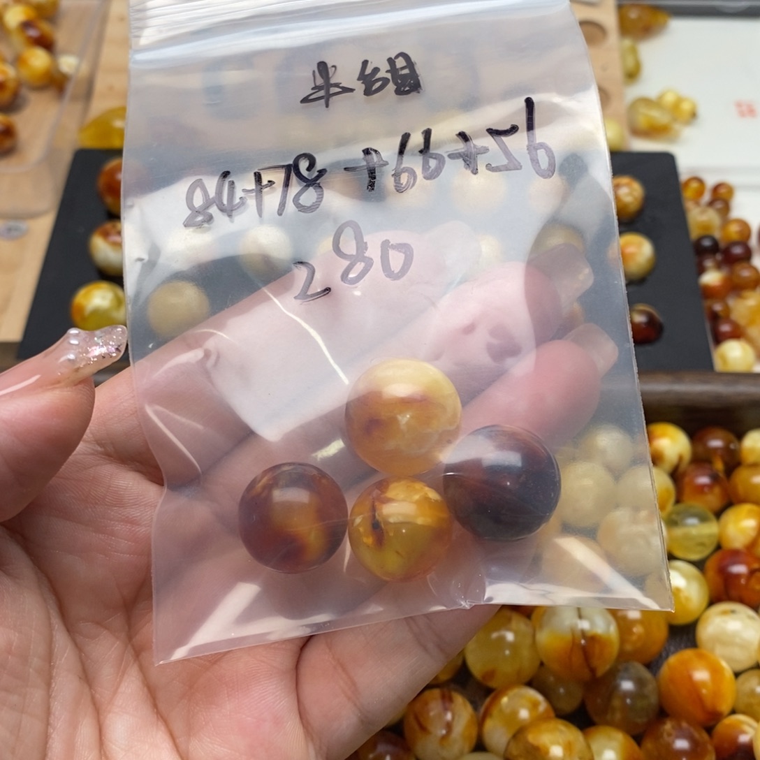 半***甜蜜蜡未镶嵌裸石蜜蜡