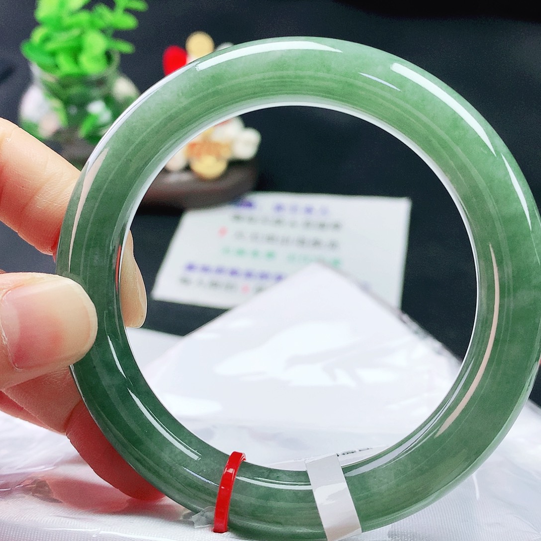 翡翠手镯未镶嵌57胖