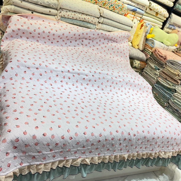 特价床上用品床盖，四件套，枕套保暖