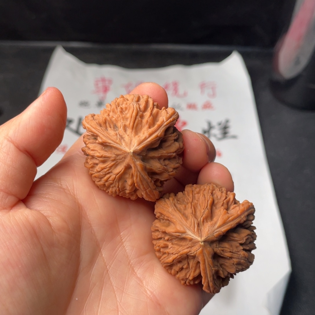 把件文玩核桃716。40文山三棱有黄