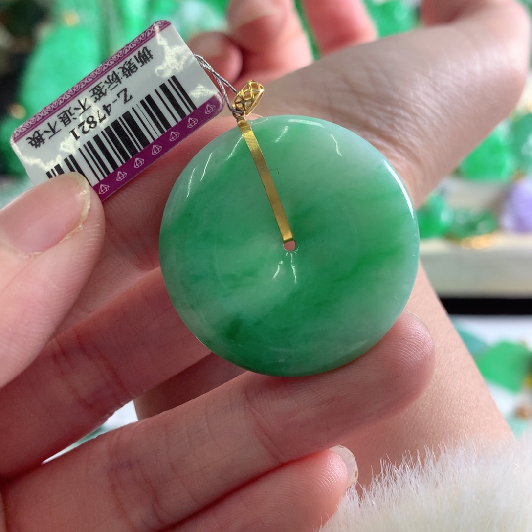 翡翠吊坠(不含链)18K金镶嵌