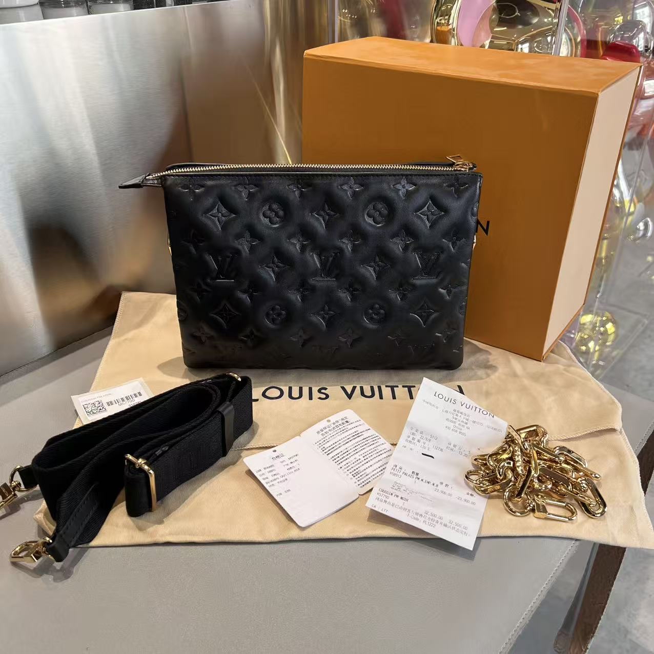 99新 LouisVuitton/路易威登 Coussin黑色斜挎包羊皮双肩带芯片款