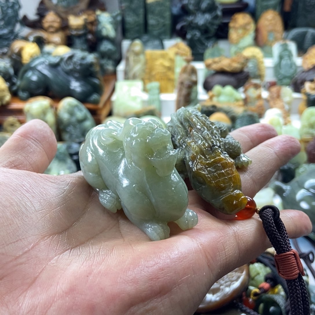 玉***生和田玉未镶嵌把件