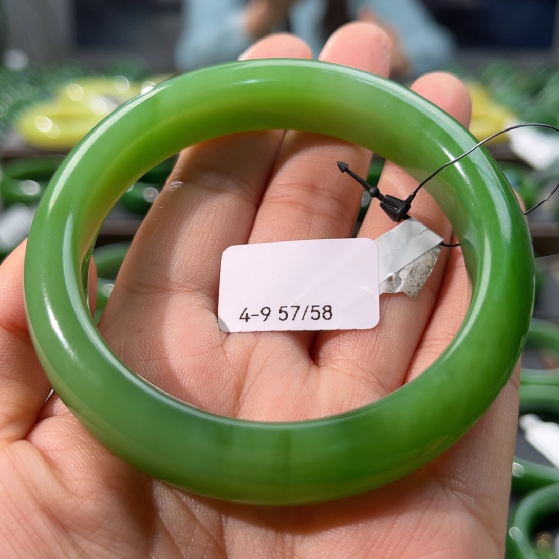 和田玉（碧玉）手镯未镶嵌