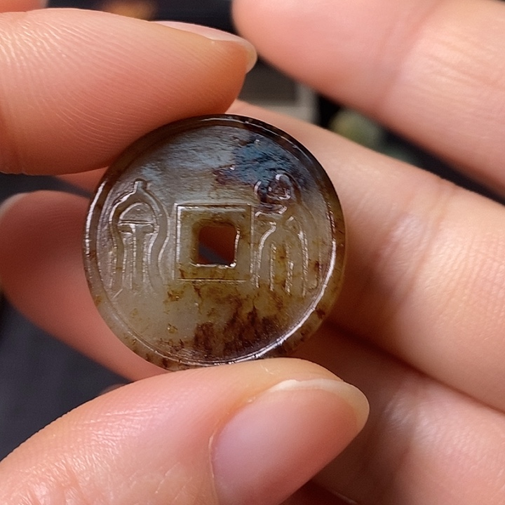 和田玉（糖玉）车挂未镶嵌德**裕