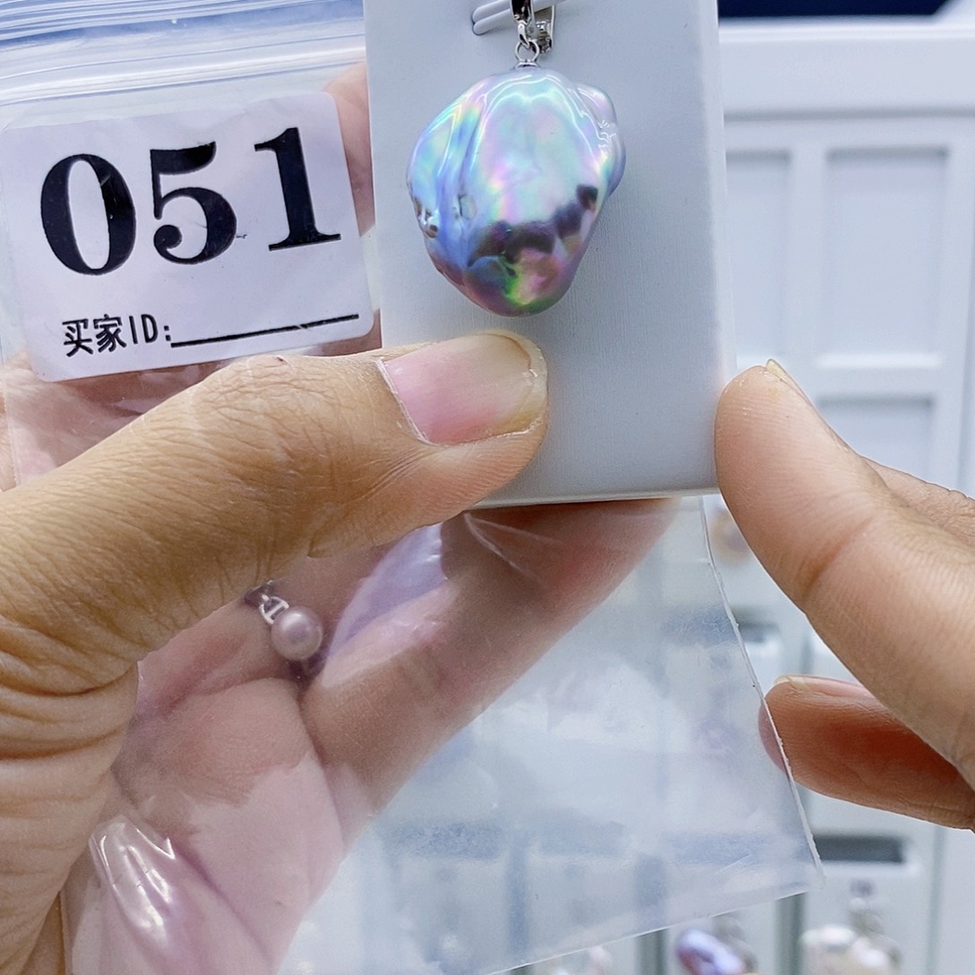 钛钢淡水珍珠颈饰