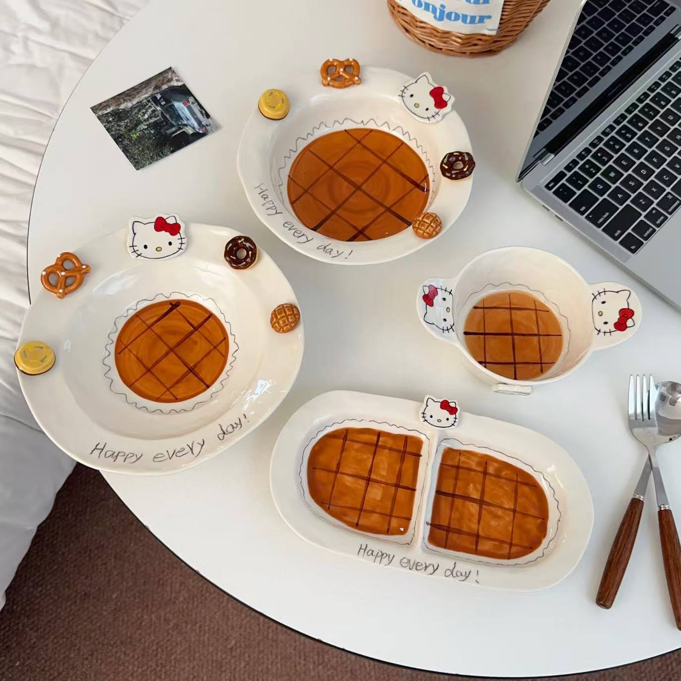 创意卡通猫咪陶瓷盘子家用高颜值餐具套装立体手绘釉下彩分格餐盘