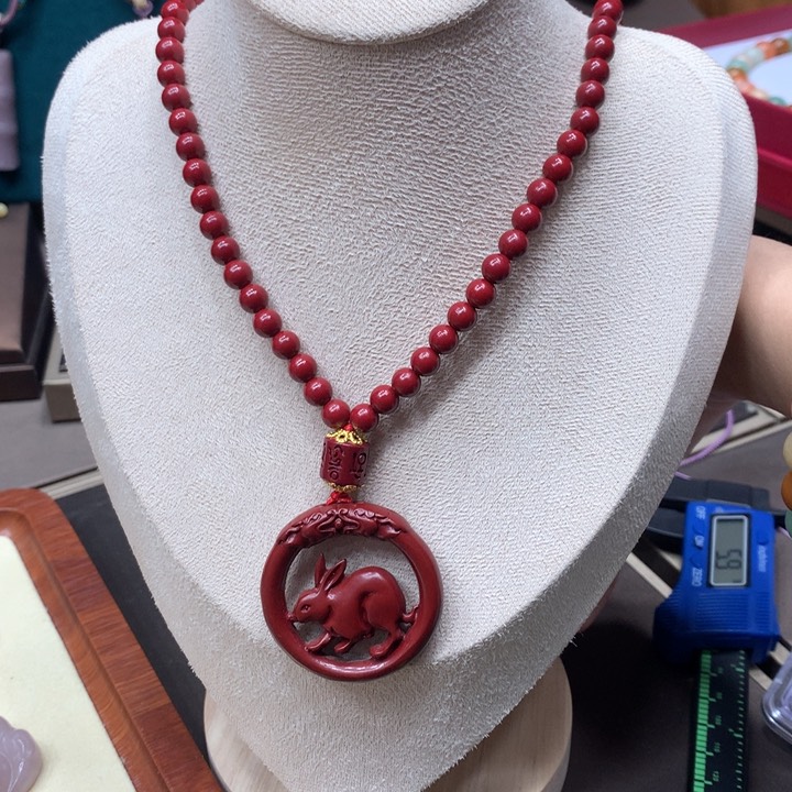 石英质玉颈饰未镶嵌