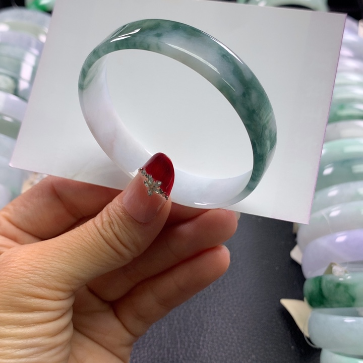 翡翠未镶嵌手镯公主方52+