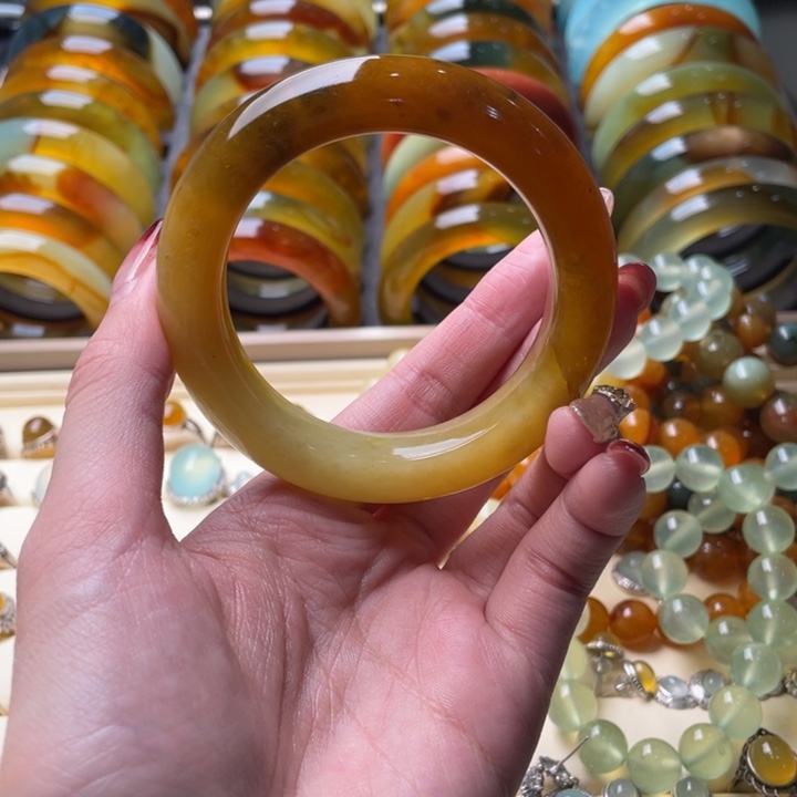 蛇纹石玉手镯未镶嵌55.7