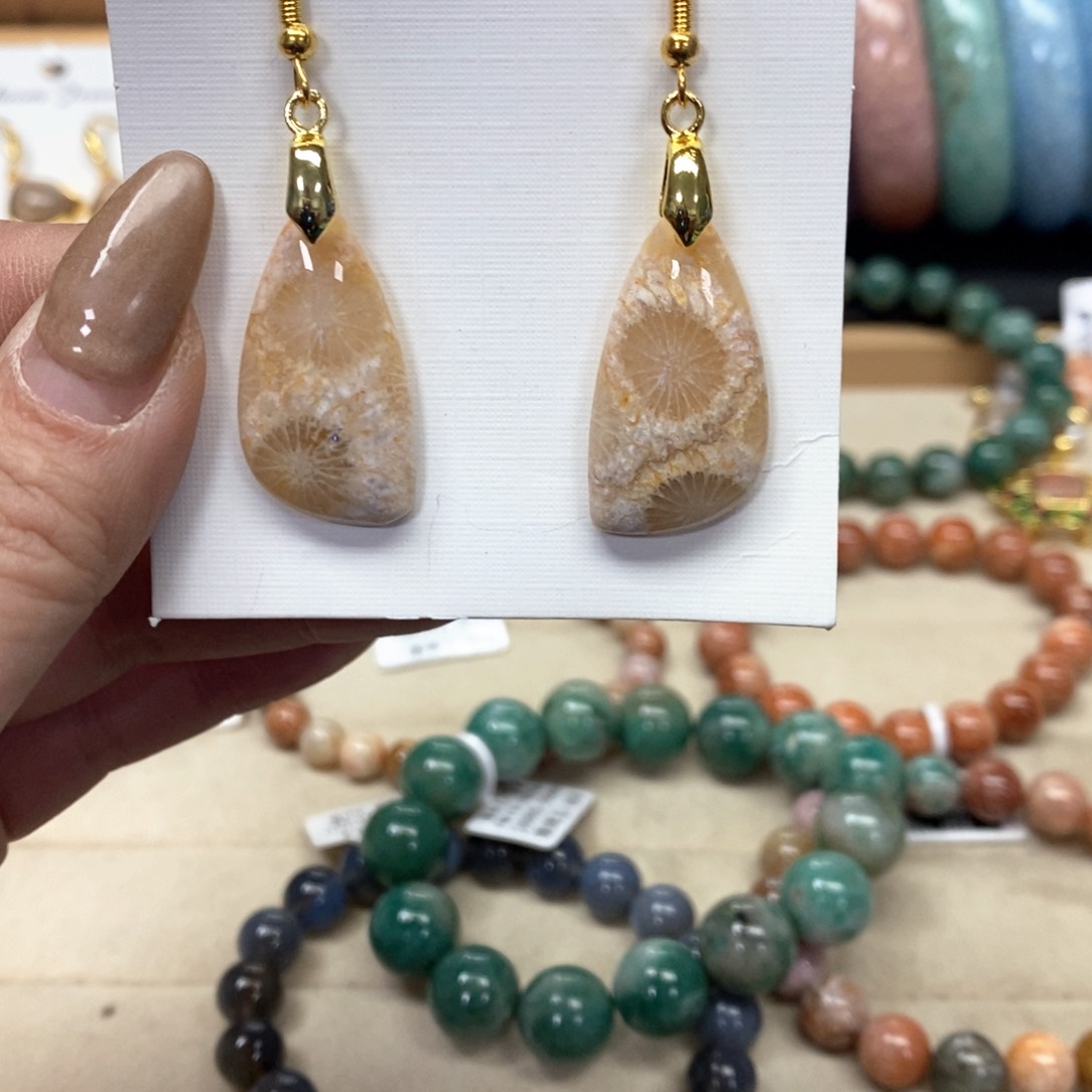 硅化珊瑚（珊瑚玉）手链未镶嵌静****?358