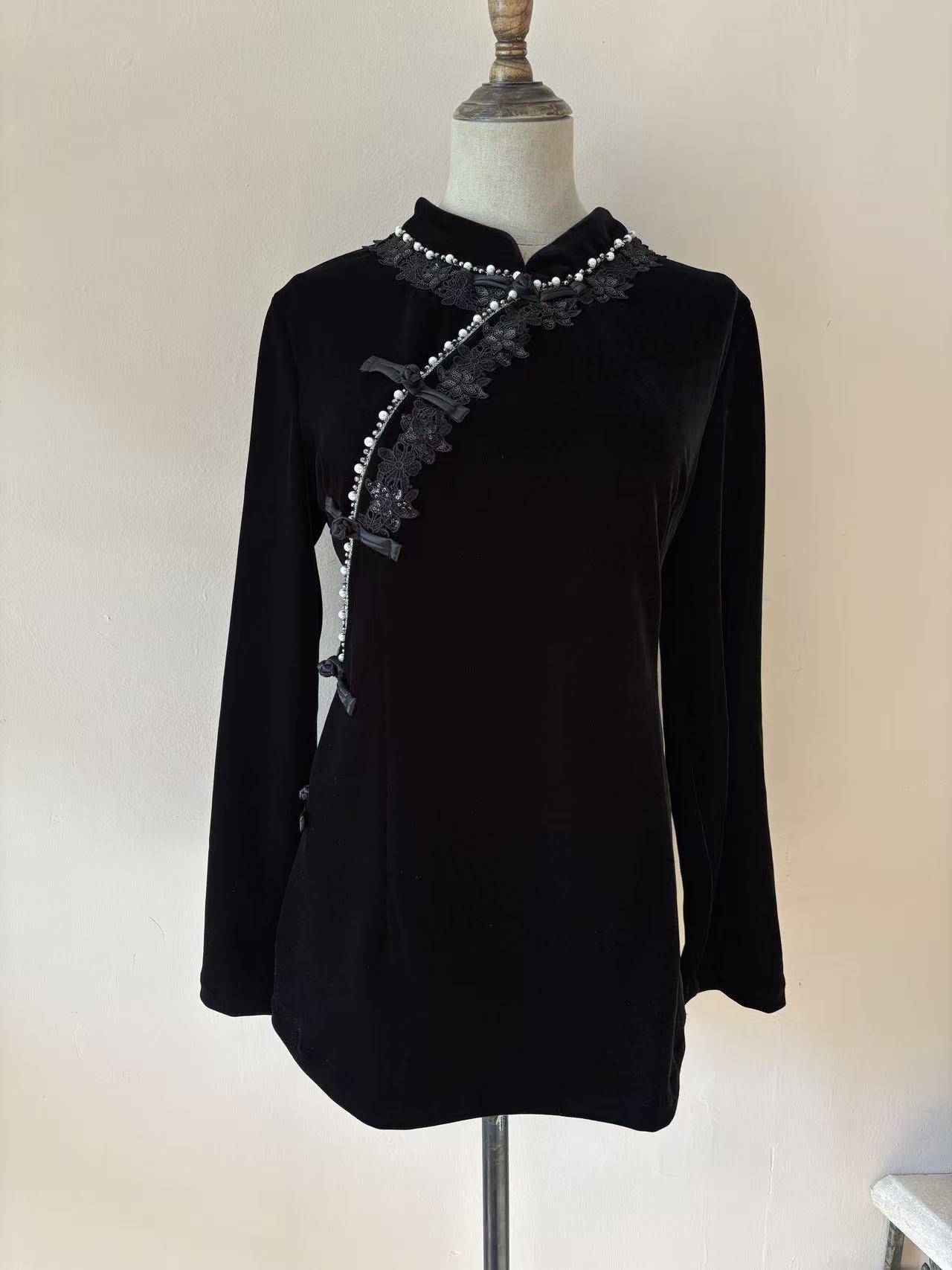 冬季新中式加厚款重工＋亮片蕾丝边浮雕绣时尚丝绒上衣气质新年款