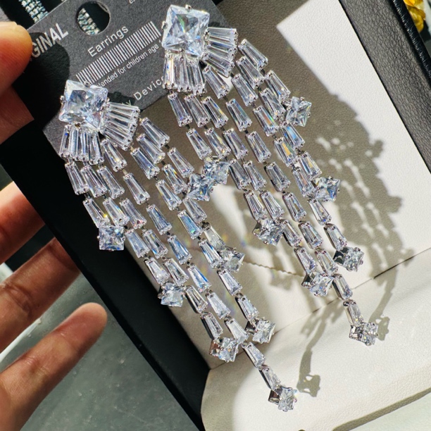 铜合金合成锆石耳饰 超闪微镶流苏长款耳环女气质时尚轻奢耳坠