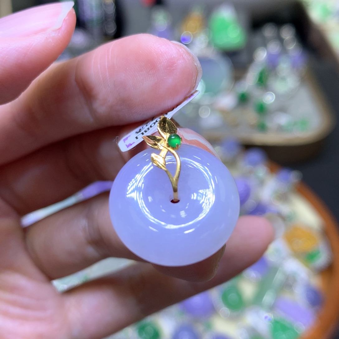 【闪购商品】翡翠颈饰18K金镶嵌翡翠吊坠项链