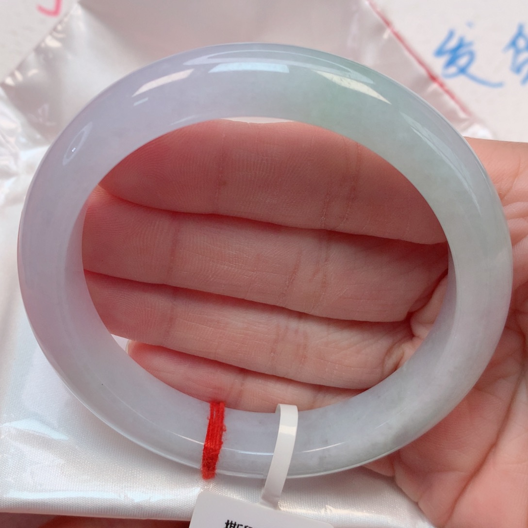 翡翠手镯未镶嵌60.6圈 半山水意境