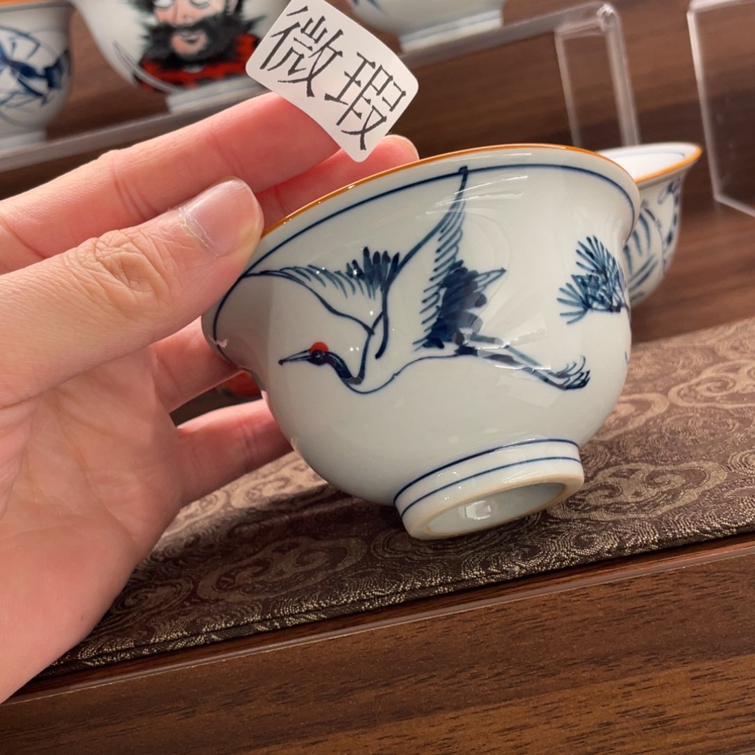 釉下手绘茶具微瑕