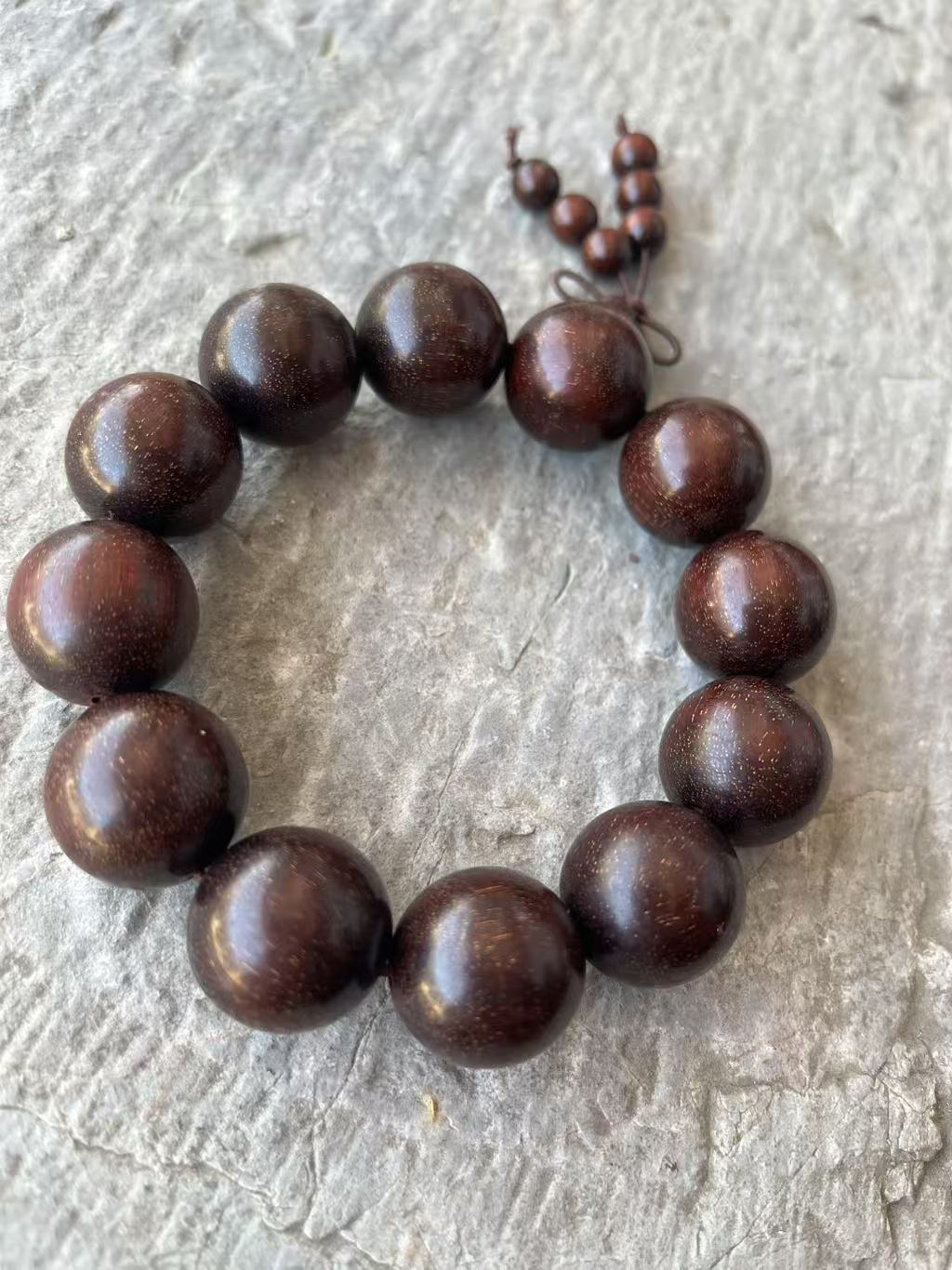 紫檀佛珠手串，珠子直径16-18mm 共12颗 手感圆润，适合日常佩戴